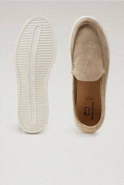 WOOLRICH SUEDE INSTAPPER Beige -Snow Kleding Verkoopwinkel scherm afbeelding 2023 03 10 om 10.41.52