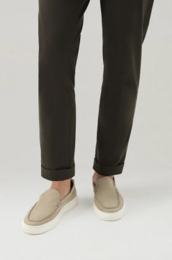 WOOLRICH SUEDE INSTAPPER Beige -Snow Kleding Verkoopwinkel scherm afbeelding 2023 03 10 om 10.42.05