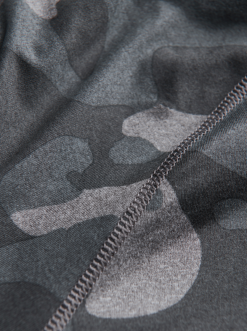 PeakPerformance PEAK PERFORMANCE WOMEN'S SPIRIT HALF ZIP Tour Camo -Snow Kleding Verkoopwinkel schermafbeelding 2021 10 21 om 20.56.37