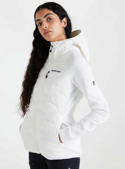 PeakPerformance PEAK PERFORMANCE HELIUM HYBRID DOWN HOOD JACKET WOMEN White -Snow Kleding Verkoopwinkel schermafbeelding 2022 10 03 om 13.18.23